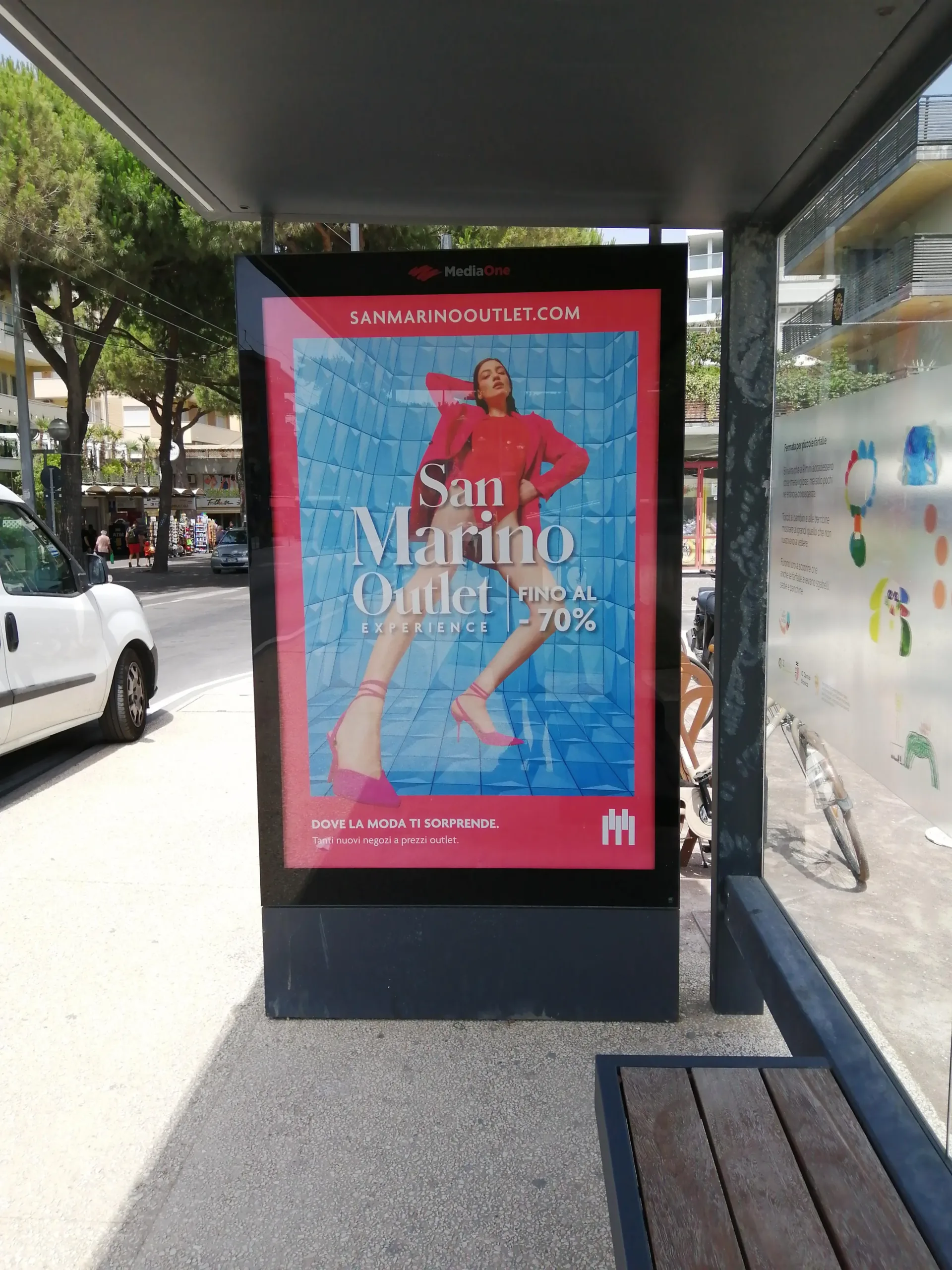 13528-F4-N1-19888-12 Kennedy-THE MARKET-Pensilina MO 120x180-A00703Ibis copia