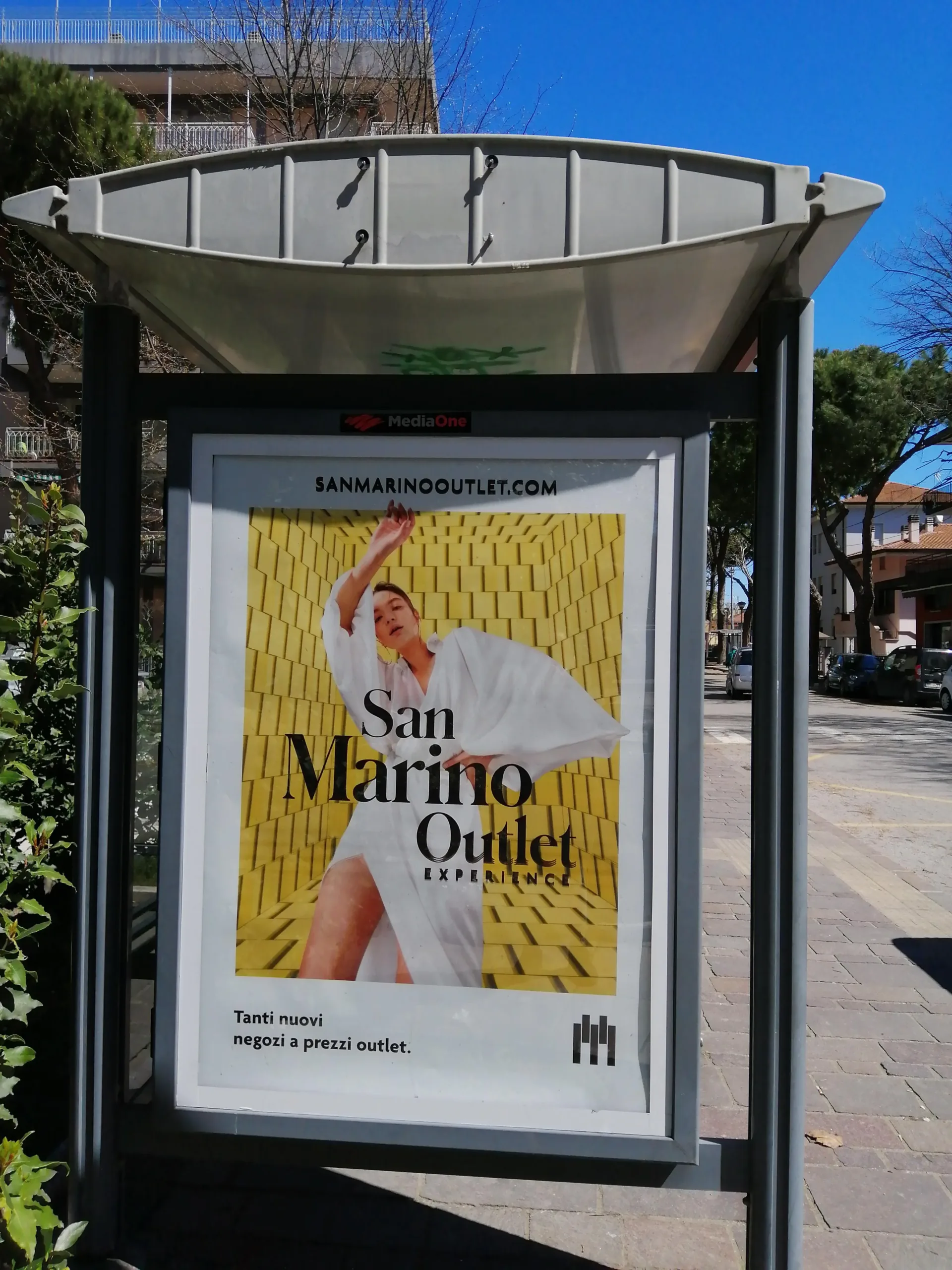 N1-40-P.zza Dossi-THE MARKET-Pensilina 100x140-A00599E copia