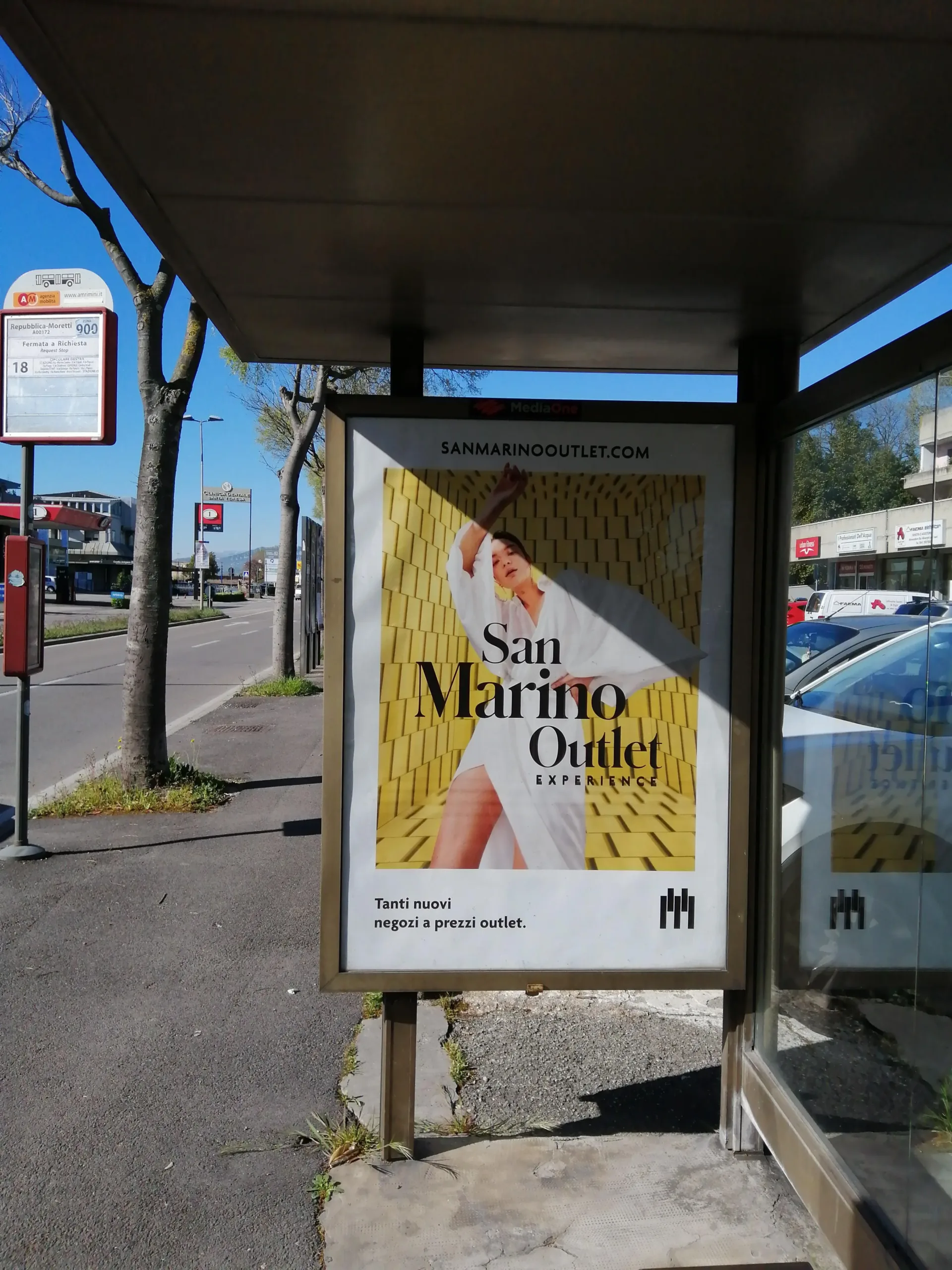 N1-45-Repubbl-Moretti-THE MARKET-Pensilina 100x140-A00172I copia