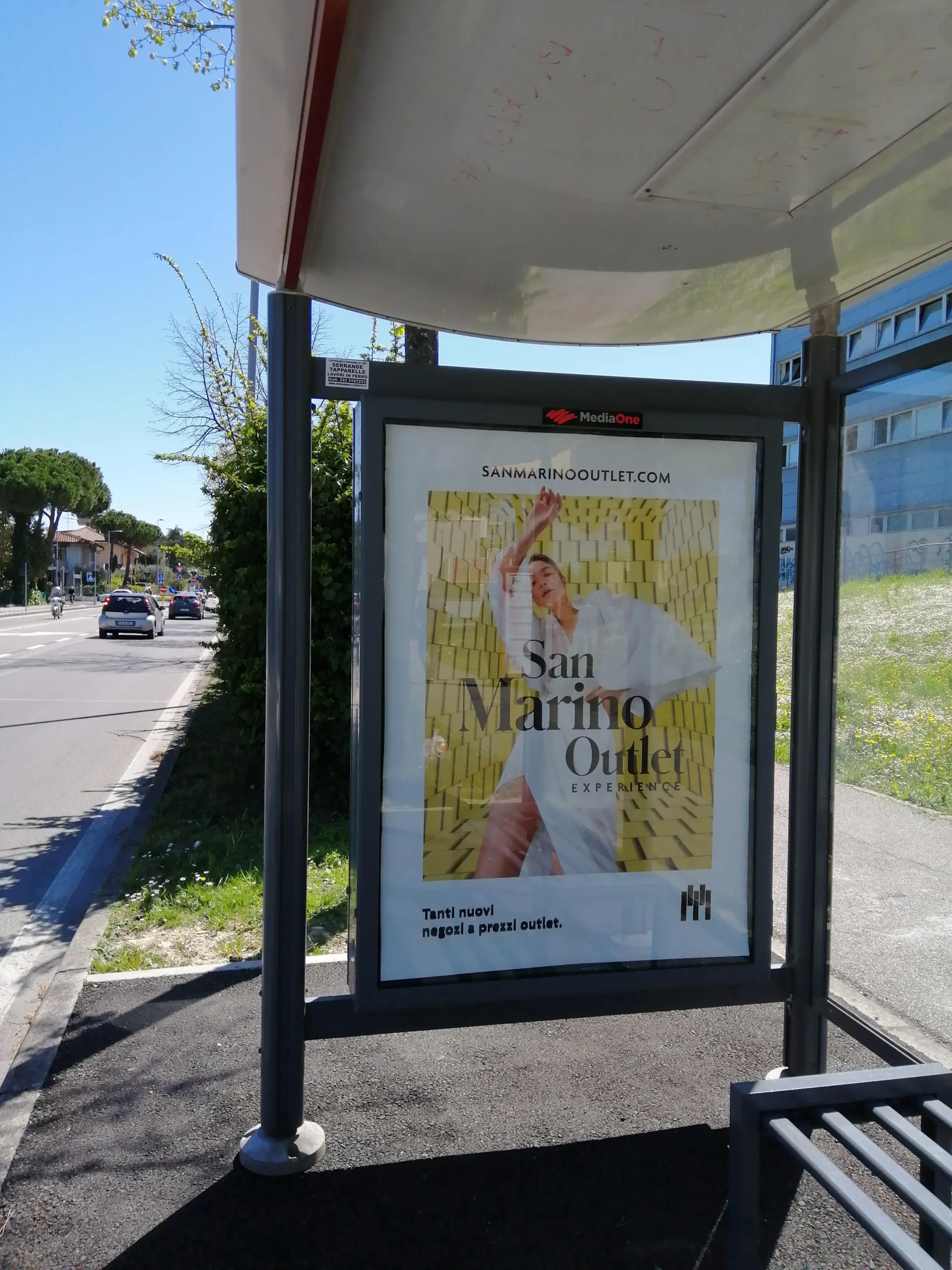 N1-50-Ugo Bassi Scuole-THE MARKET-Pensilina 100x140-A00945I copia